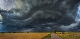 Storm on Horizon.jpg Storm on Horizon.jpg