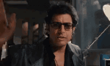 jurassic-park-jeff-goldblum.gif