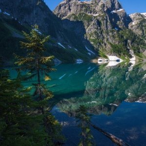 north-cascades-np-30-trapper-lake.jpg