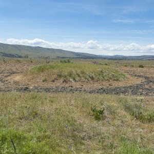 A06ManastashMound&RockyRimP5250241.jpg